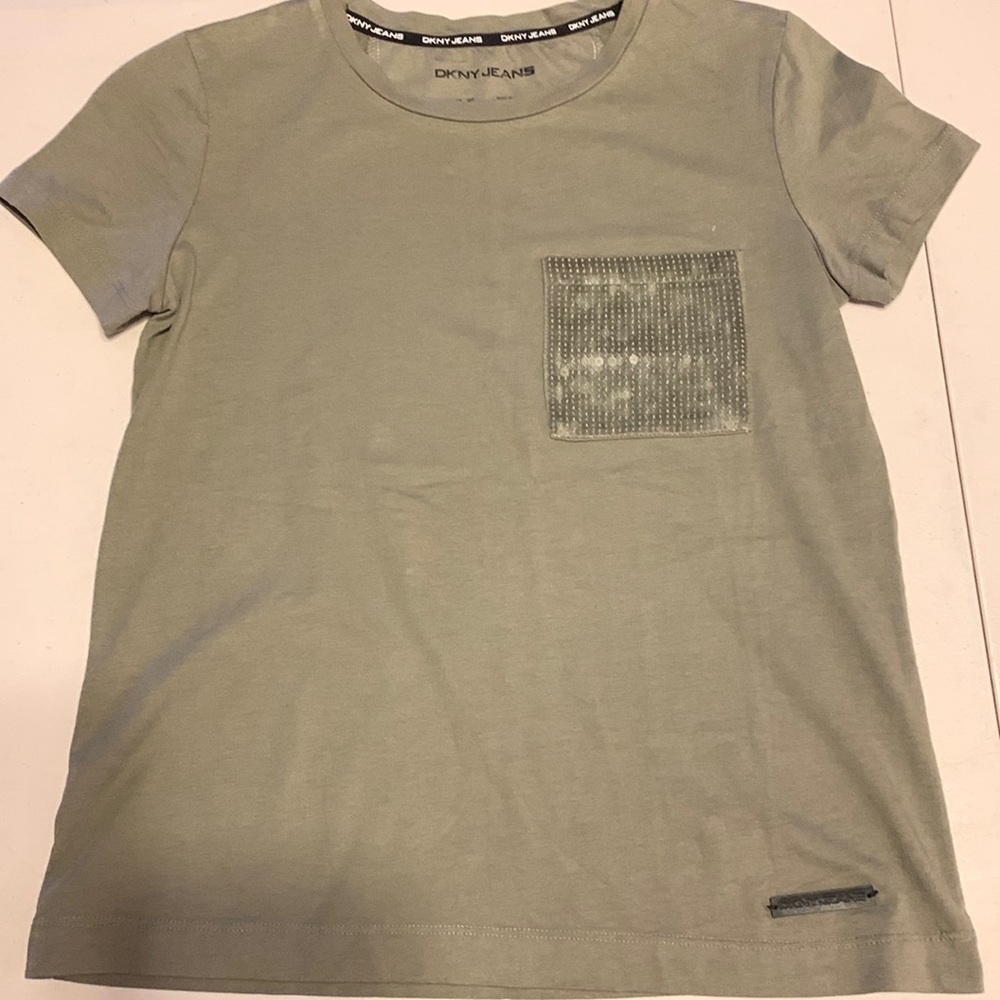 DKNY Jeans short sleeve pocket sequin T-shirt size XXS in fatigue color